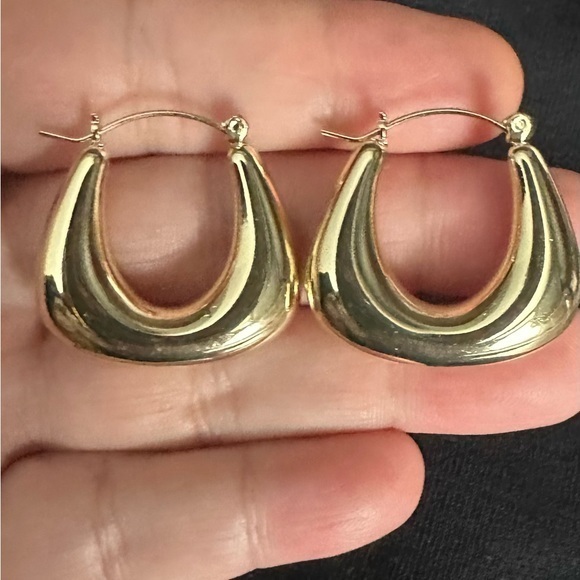 Anthropologie Jewelry - Anthropologie Chunky hoop Trendy Gold U-Shaped Geometric Earrings 14k plated nwt